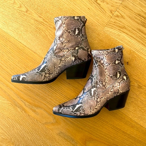 Dolce Vita Shanta Snake Print Bootie - Brand New / Sold Out! - Picture 1 of 5